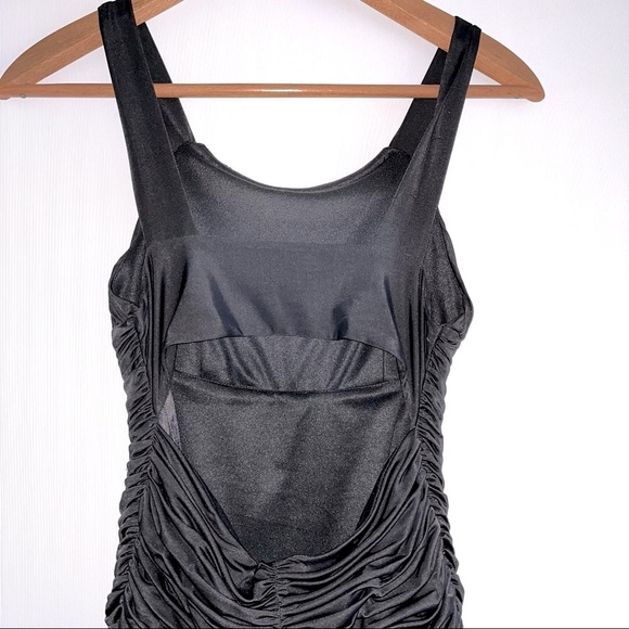 le chateau, sexy open back dress top, rouched fabric detail, open back. - Picture 4 of 5